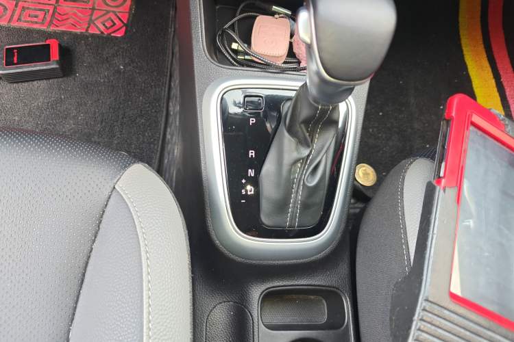 Used Kia kx1 Stonic 2021 1.4L CVT Fun Edition Gear Lever