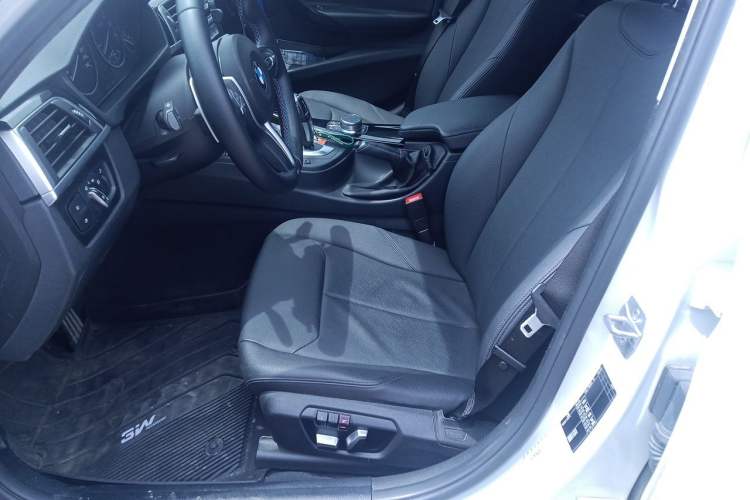 Used BMW 3 Series 2017 320Li Fashion Model
