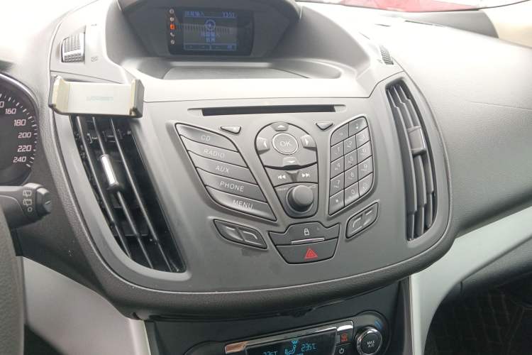 Used Ford Kuga 2015 1.5L GTDi Two-Wheel-Drive Comfort Model Audio And AC Panel