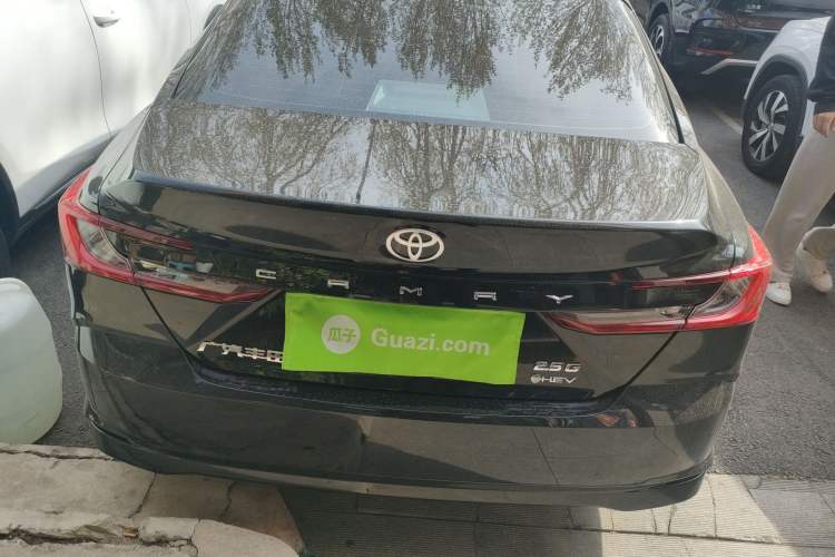 Used Toyota Camry 2024 Dual-Motor 2.0 HE Elite Edition
