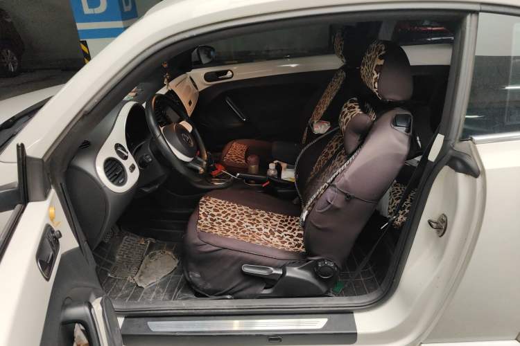 Used Volkswagen Beetle 2014 1.4TSI Fashion Edition Left Front Seat