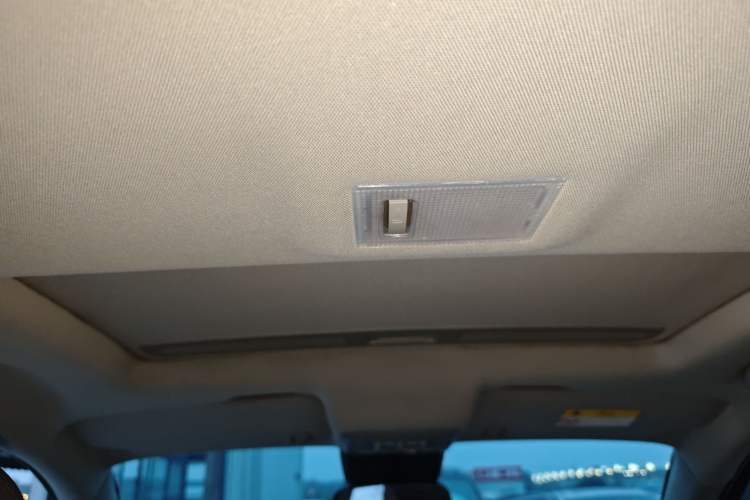 Used Buick Encore 2015 1.4T Automatic Two-Wheel Drive Urban Elite Version