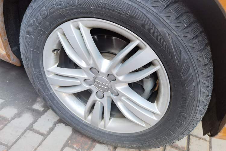 Used Audi Q3 2013 35 TFSI quattro Technology Edition Right Front Wheel Hub