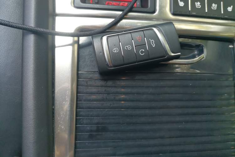 Used GAC Trumpchi GS8 2017 320T Two-Wheel Drive Luxury Smart Connectivity Version (7 Seats)
