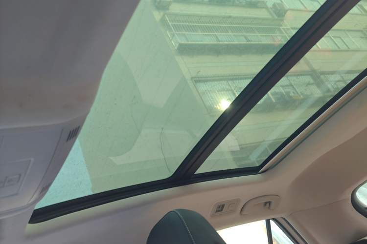 Used Volkswagen T-ROC 2019 280TSI DSG Two-Wheel Drive Comfort Version China VI Standard
