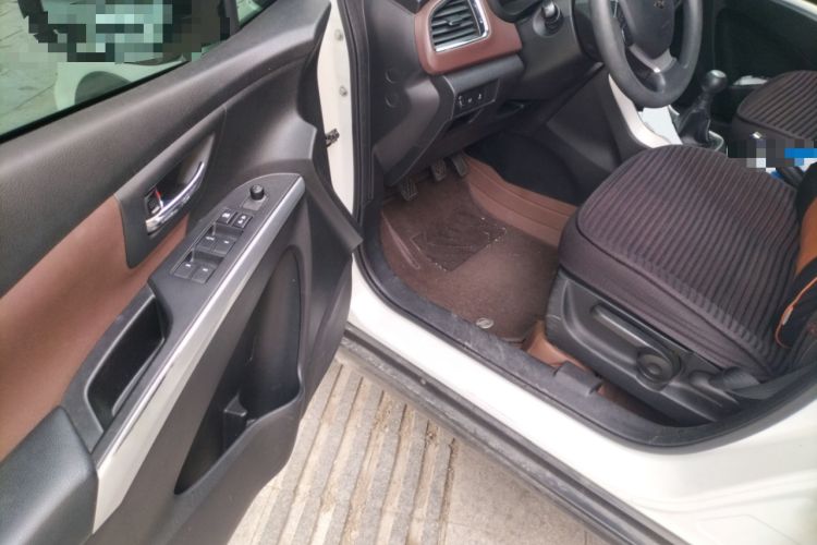 Used Suzuki Vitara S-Cross 2017 1.6L Manual Two-Wheel Drive Urban Fashion Model