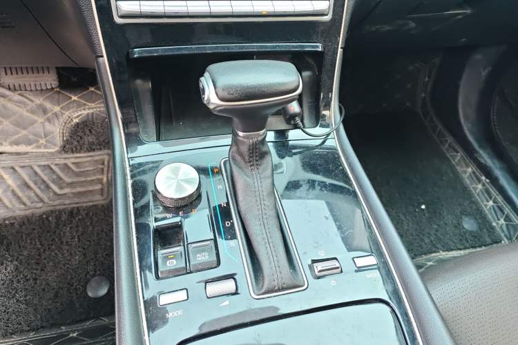 Used GAC Trumpchi GS5 2019 270T Automatic Luxury Edition Gear Lever