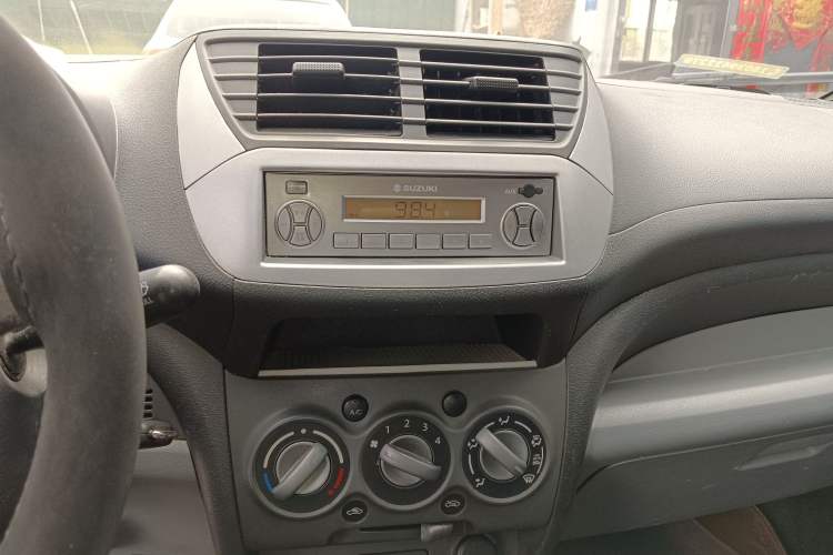 Used Suzuki Alto 2013 Revised Version 1.0L Manual Comfort Edition Audio And AC Panel