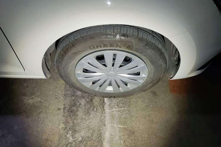 Used Volkswagen Santana 2021 1.5L Manual Fashion Edition Right Front Wheel Hub