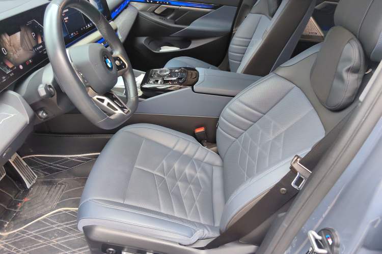 Used BMW 5 Series 2024 530Li Luxury Edition M Sport Package
