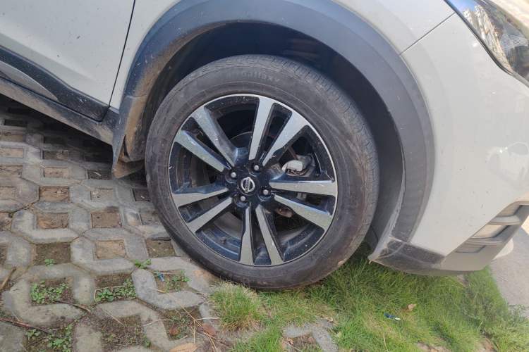 Used Nissan Kicks 2020 1.5L XL CVT Cool Enjoyment Edition