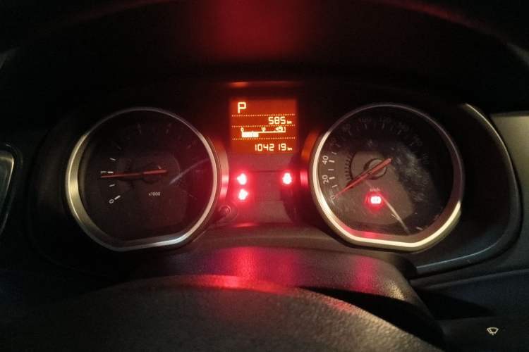 Used Citroen C3-XR 2015 1.6L Automatic Fashion Model Instrument Cluster