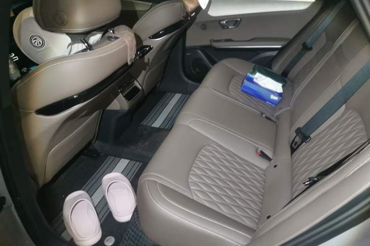 Used BYD Han 2025 EV Intelligent Driving Edition 605KM Prestige Model Interior 4