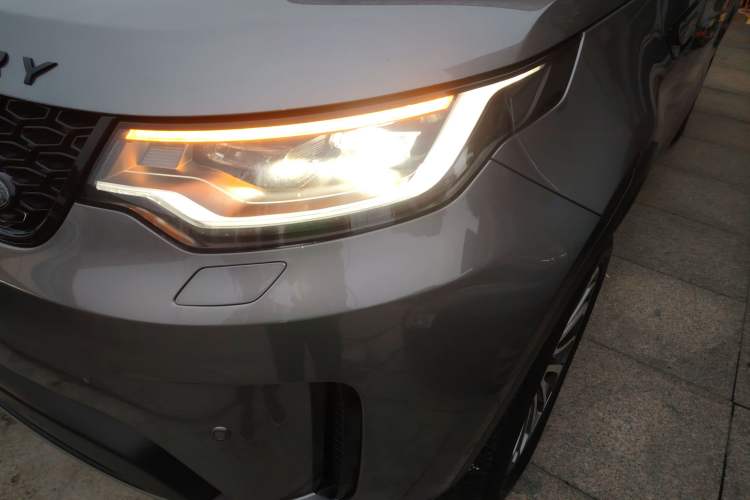 Used Land Rover Discovery 2021 300PS S
