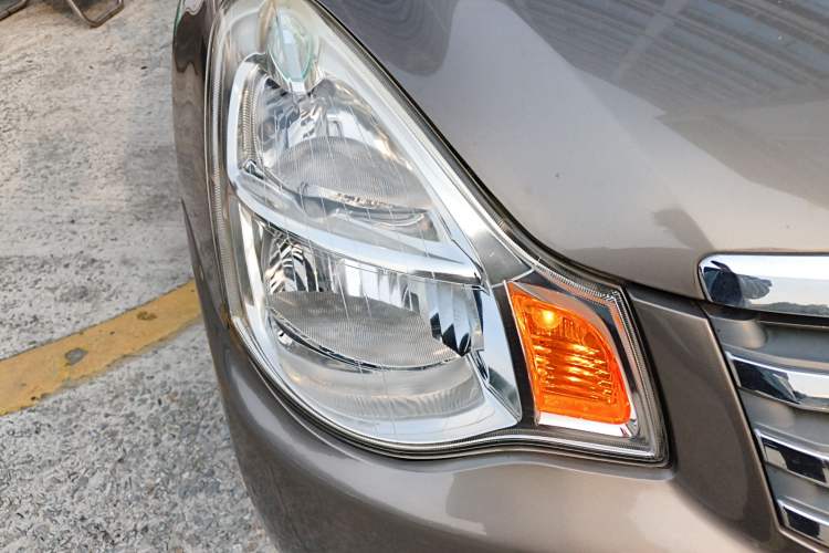 Used Nissan Sylphy 2016 Classic 1.6XE Automatic Leading Edition Right Front Headlight