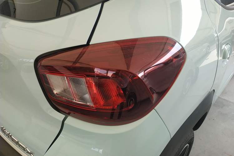 Used Dongfeng NAMMI BOX 2022 Chasing Wind Edition 331 km Standard Model Exterior 3