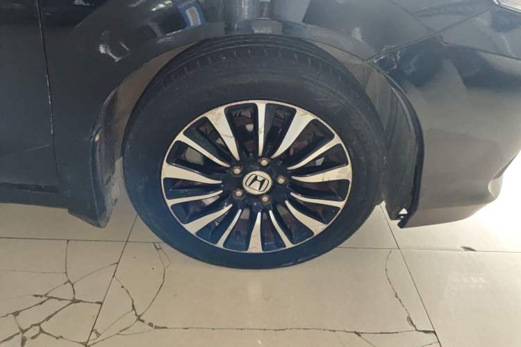 Used Honda Crider 2013 1.8L automatic luxury edition Right Front Wheel Hub