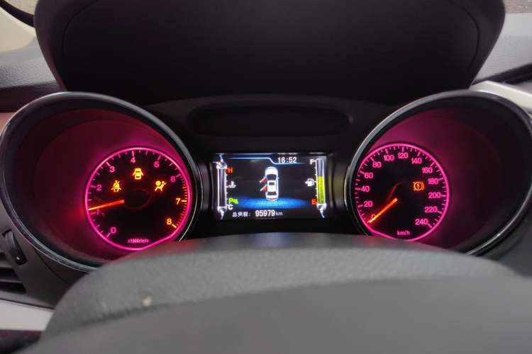 Used BYD G5 2014 1.5TI Manual Luxury Edition