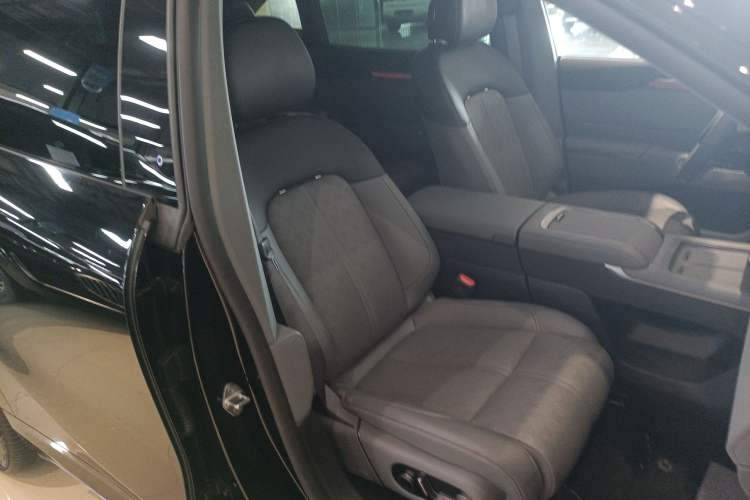 Used Zeekr 7X 2025 75 kWh Rear-Wheel Drive Intelligent Driving Version Right Front Seat