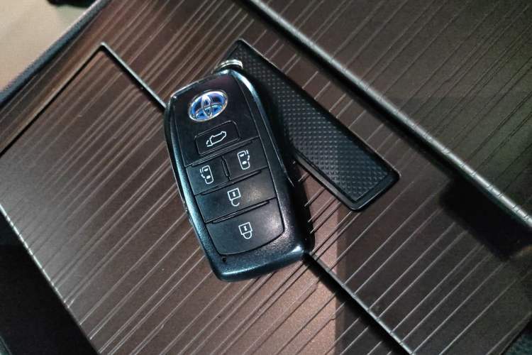 Used Toyota Granvia 2023 2.5L Hybrid Prestige PLUS Edition
