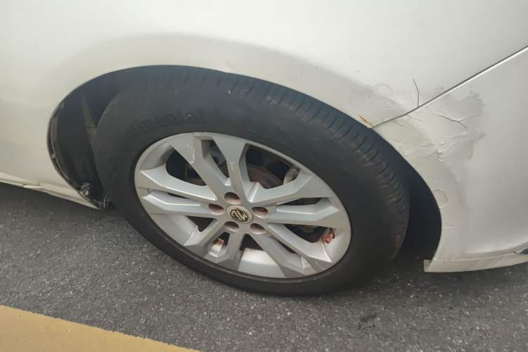 Used MG 5 2012 1.5L Automatic Navigation Edition Right Front Wheel Hub