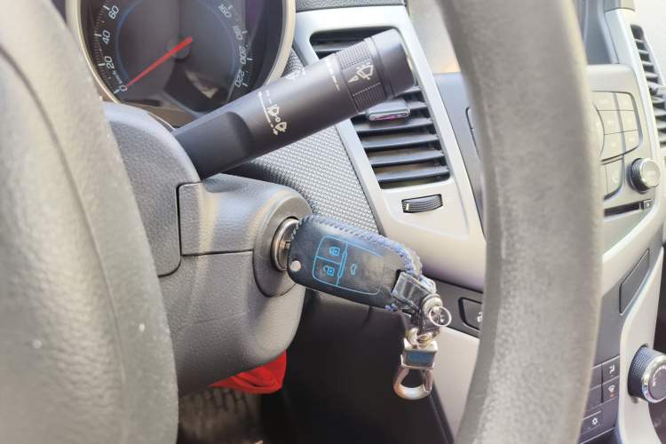 Used Chevrolet Cruze 2014 1.6L SL Millionth Anniversary Edition MT
