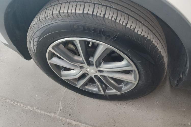 Used Geely Auto Emgrand X7 Sport 2018 1.8TD Automatic Two-Wheel Drive Smart Connect 4G Internet Edition Left Front Wheel Hub