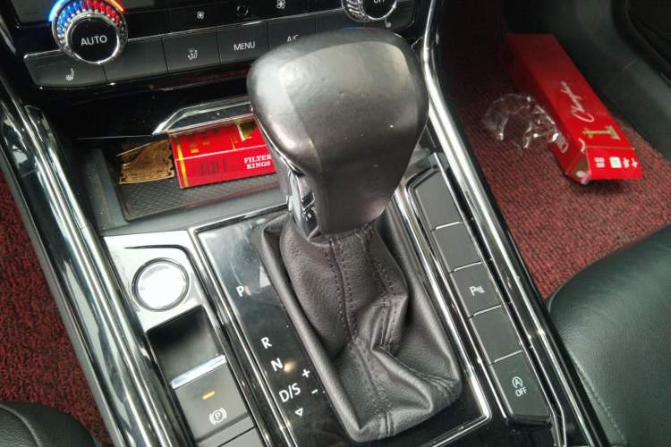 Used Volkswagen Phideon 2016 380TSI Two-Wheel-Drive Luxury Edition
