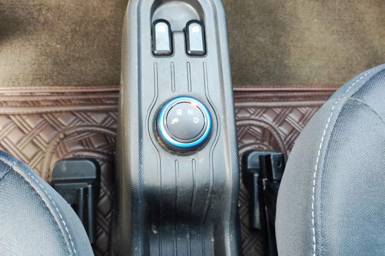 Used Wuling Hongguang MINIEV 2022 Easy Version Lithium-NMC Gear Lever