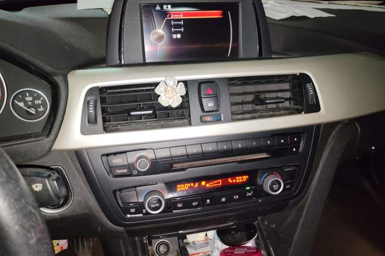 Used BMW 3 Series 2015 320Li Luxury Edition Fashion Model
