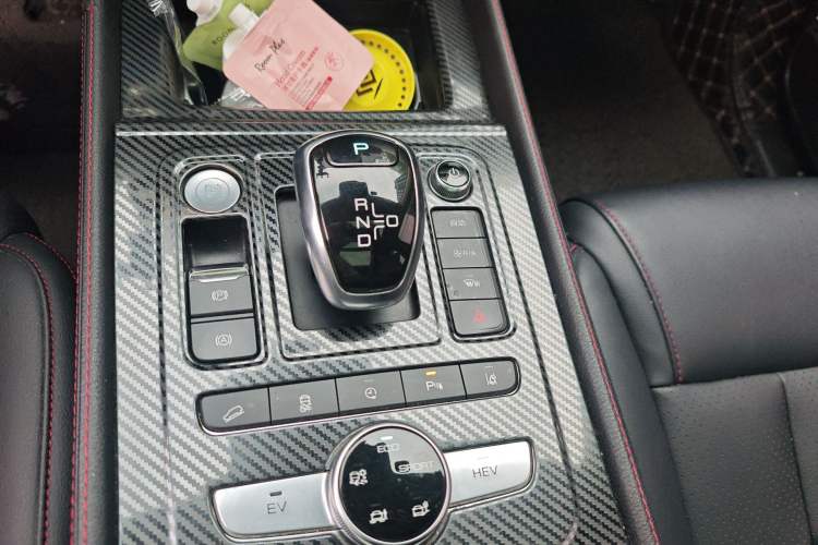 Used BYD Tang New Energy 2018 DM 2.0T All-Wheel Drive Smart Connectivity Luxury Model 7 Seats China V Emission Standard
