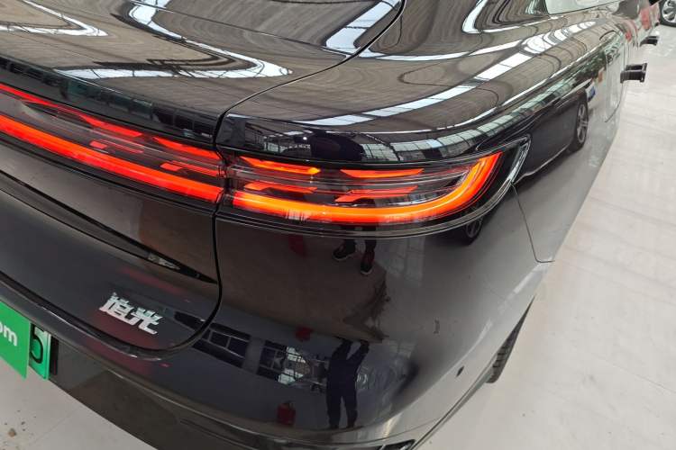 Used VOYAH PASSION 2024 PHEV Four-Wheel Drive Ultra-Long Range Flagship Model Exterior 3