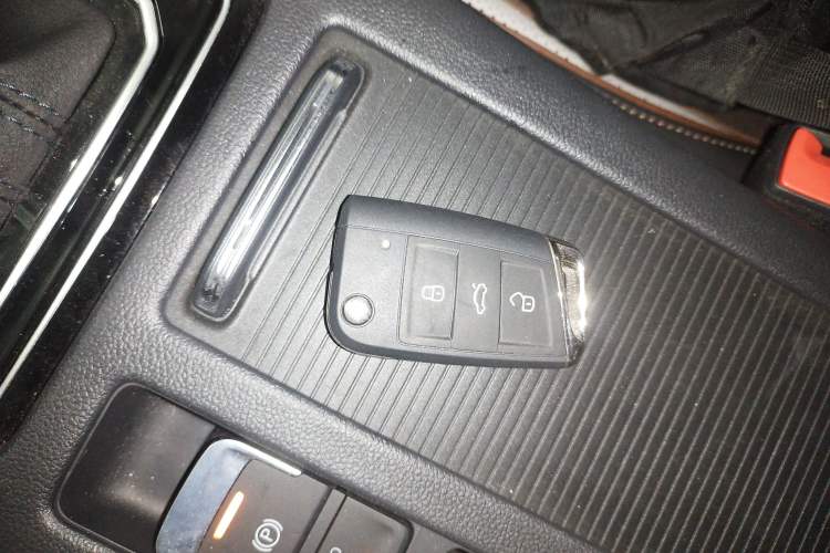 Used Volkswagen Magotan 2025 Revised Version 2 Zhongxiang Edition 330TSI DSG Luxury Trim