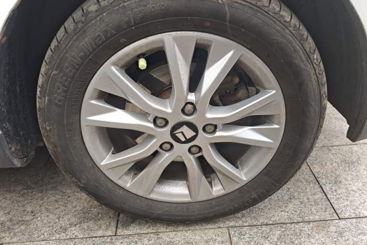 Used Baojun 730 2014 1.5L manual Comfort ESP version 7 seats