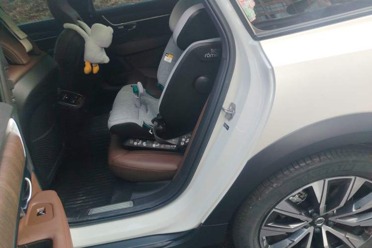 Used Volvo V90 2022 Cross Country B5 AWD Smart Range Edition
