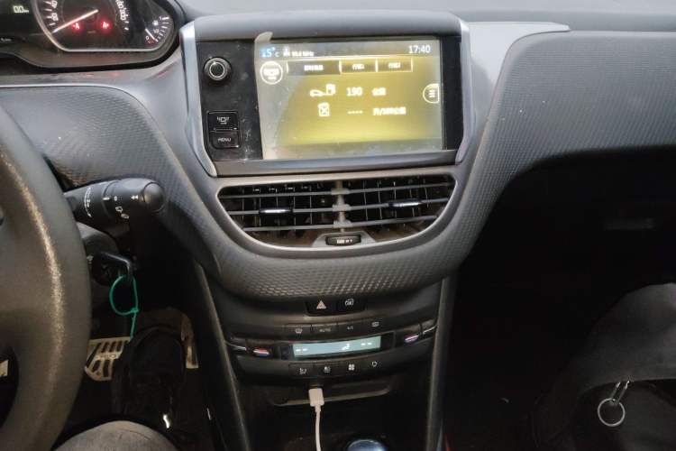 Used Peugeot 2008 2014 1.6L Automatic Fashion Edition
