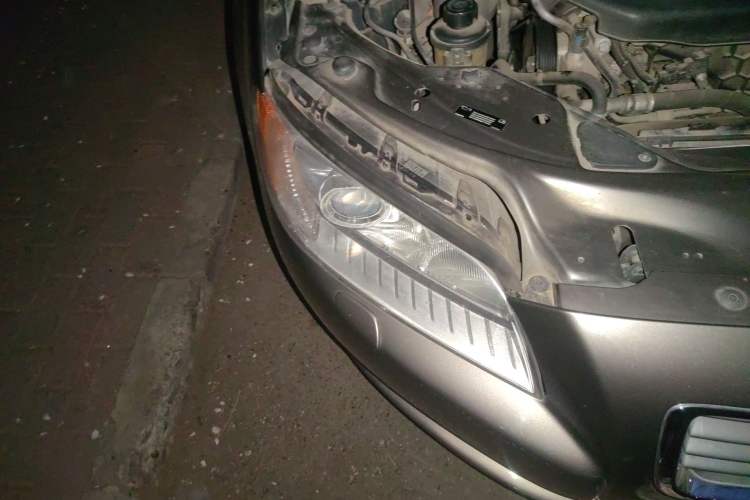 Used Volvo S80L 2011 2.0T ZhiZun Edition Right Front Headlight