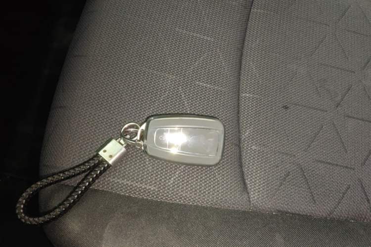 Used Toyota RAV4 2020 Dual-Engine 2.5L E-CVT Two-Wheel Drive Elite Edition Vehicle Key