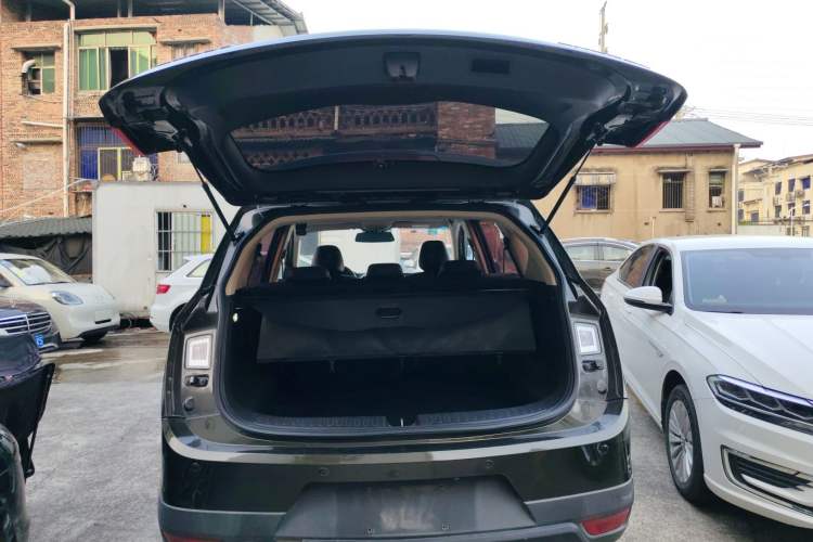 Used Baojun 560 2015 1.8L manual Comfort trim level
