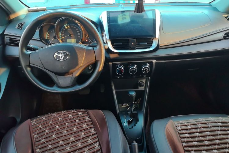 Used Toyota YARiS L Zhi Xiang 2017 1.5E CVT Dynamic Edition Center Console