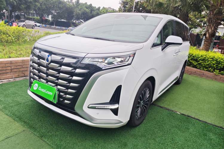 Used Denza D9 2022 DM-i 1040 Prestige Model