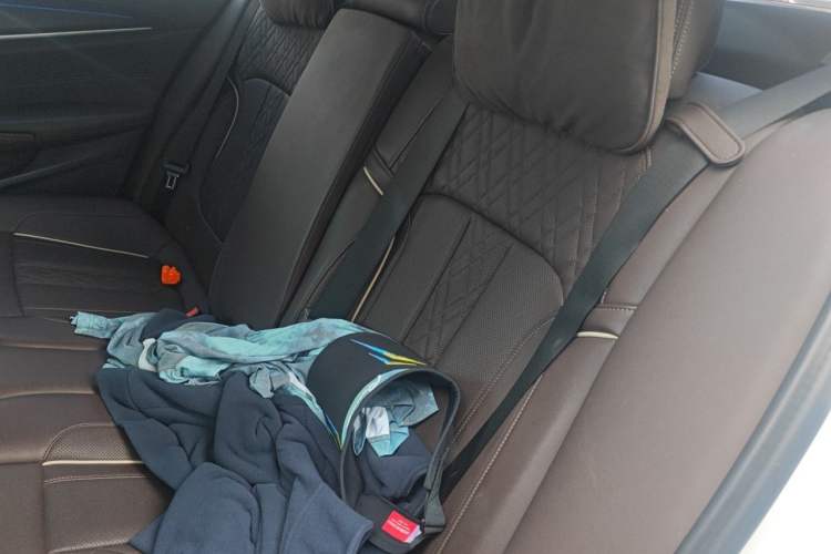 Used BMW 5 Series 2021 Restyled 530Li Luxury Edition M Sport Package Left Rear Seat