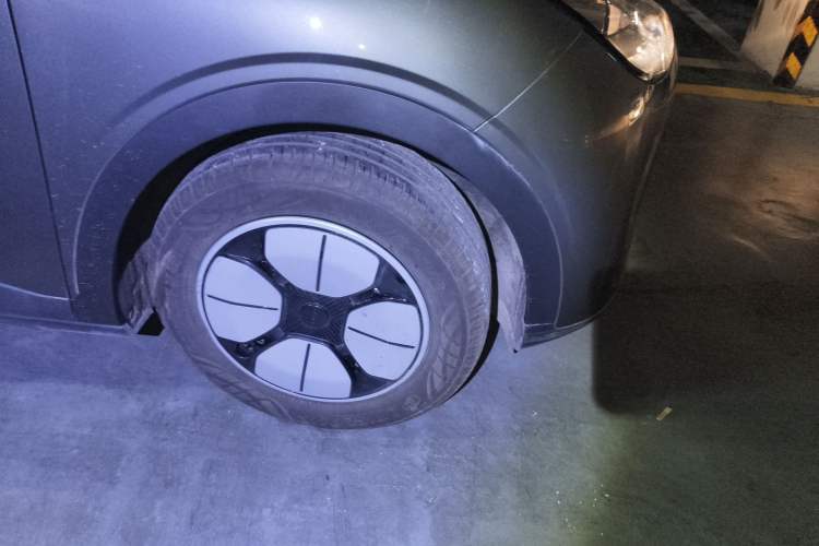 Used Geely Galaxy Geome 2025 310km Youth Edition Right Front Wheel Hub