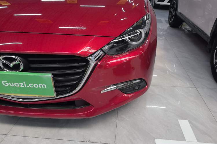 Used Mazda 3 Axela 2019 Cloud-Controlled Sedan 1.5L Automatic Luxury Model China VI Standard