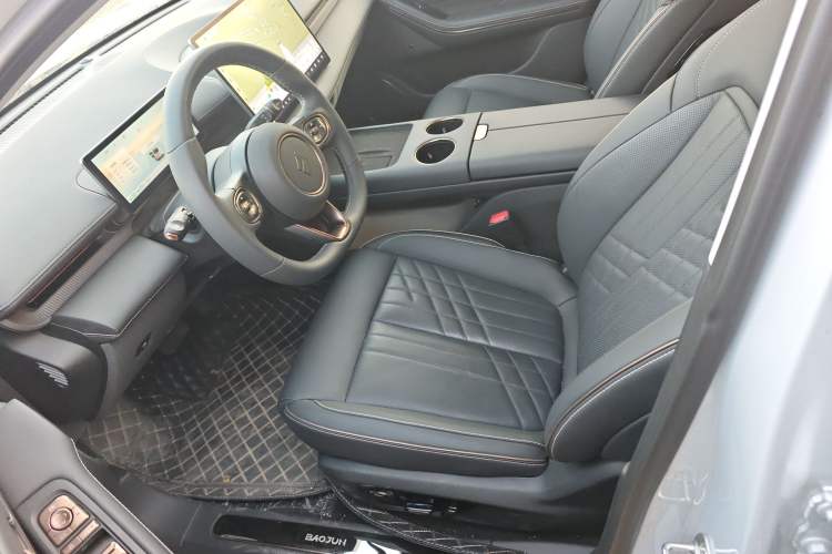 Used Baojun Enjoy 2025 Plug-in Hybrid 140km Luxury Edition
