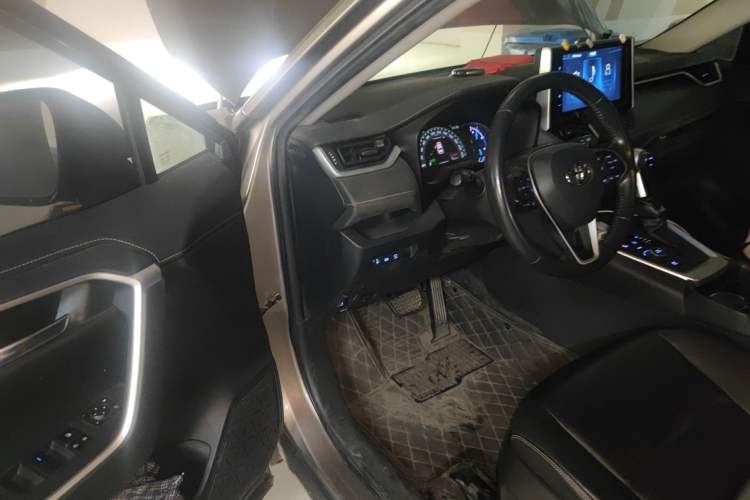 Used Toyota RAV4 2020 Dual-Engine 2.5L E-CVT 4x4 Elite PLUS Edition