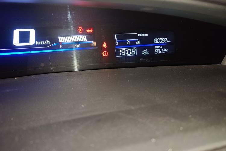 Used Honda Jade 2014 1.8L Automatic Comfort Elite Version 5 Seats
