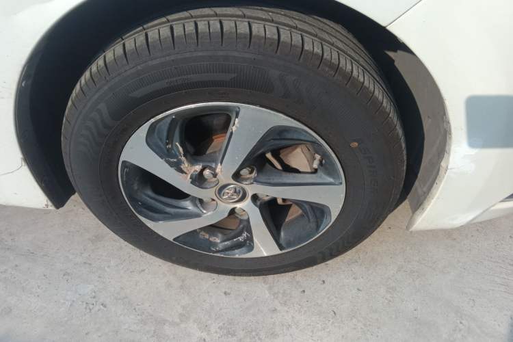 Used Toyota Levin 2017 Revised Dual-Engine 1.8H GS E-CVT Elite Sunroof Version China V Standard Right Front Wheel Hub