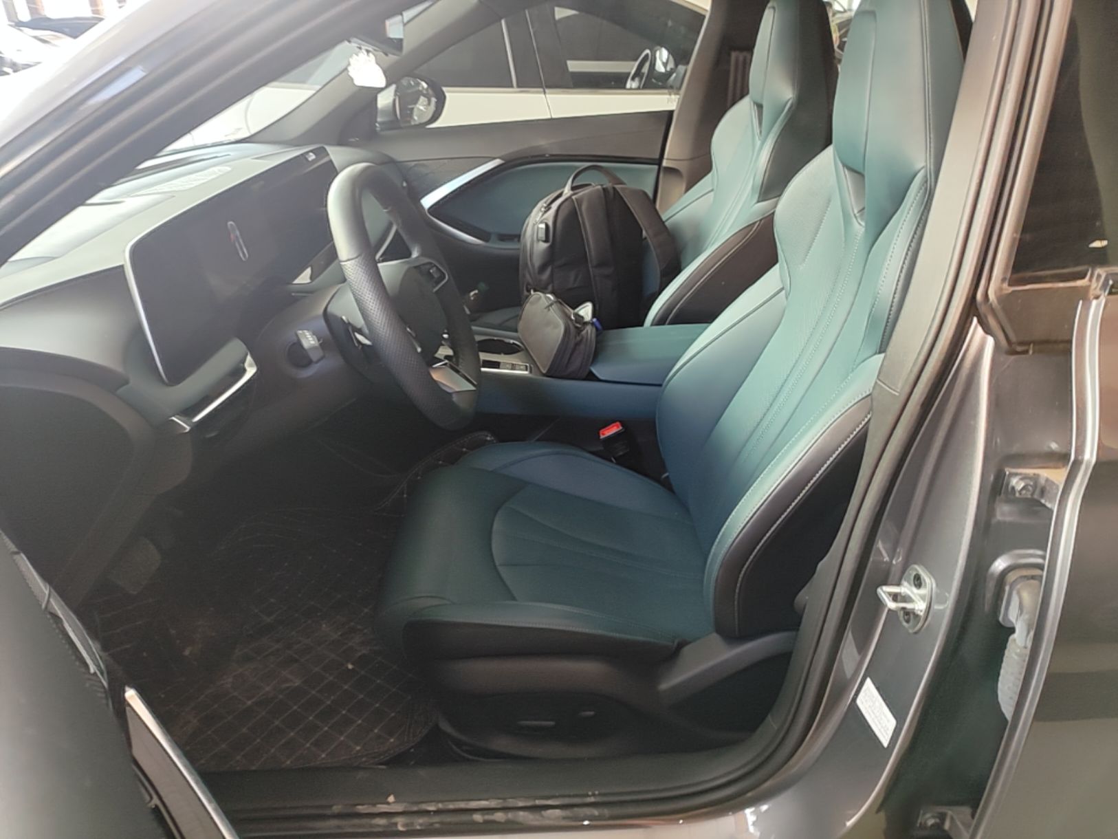 MG 7 2025 1.5T 300 DCT Elegant Edition — снимка 17