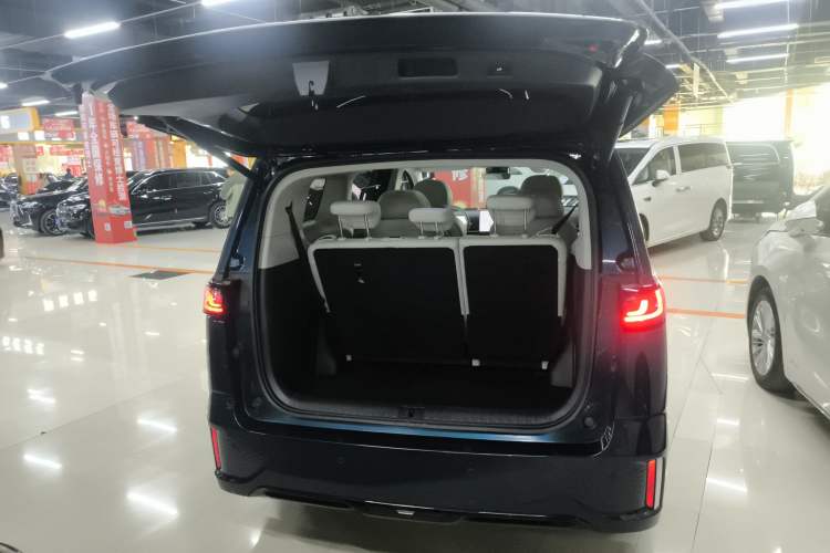 Used VOYAH Dream 2025 PHEV Four-Wheel-Drive Flagship Kunpeng Edition
